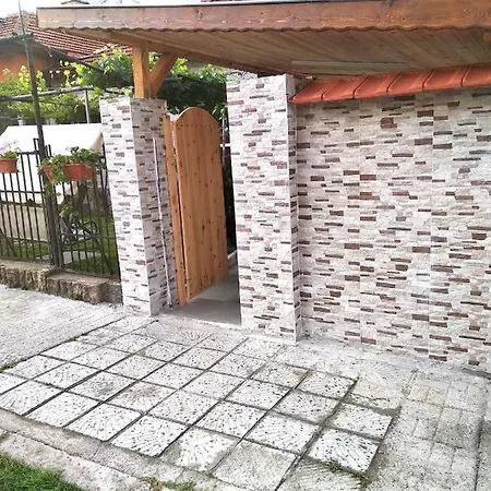 ゲストハウス къща карби Kŭrdzhali